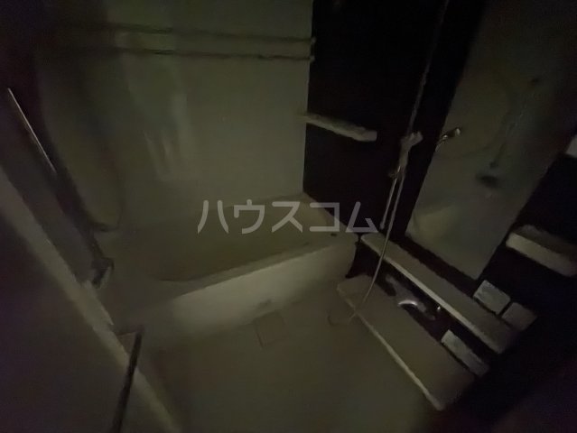 13/30 浴室