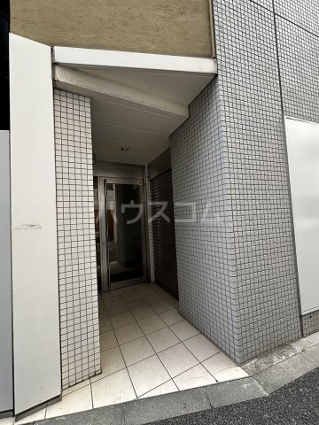 14/18 エントランス