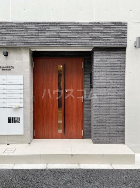 16/26 エントランス