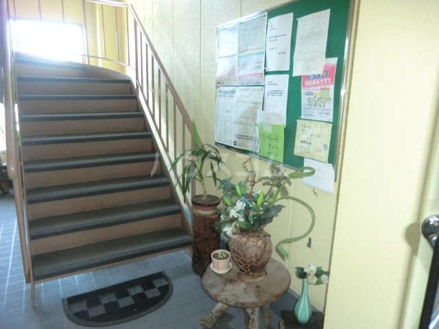 15/19 エントランス