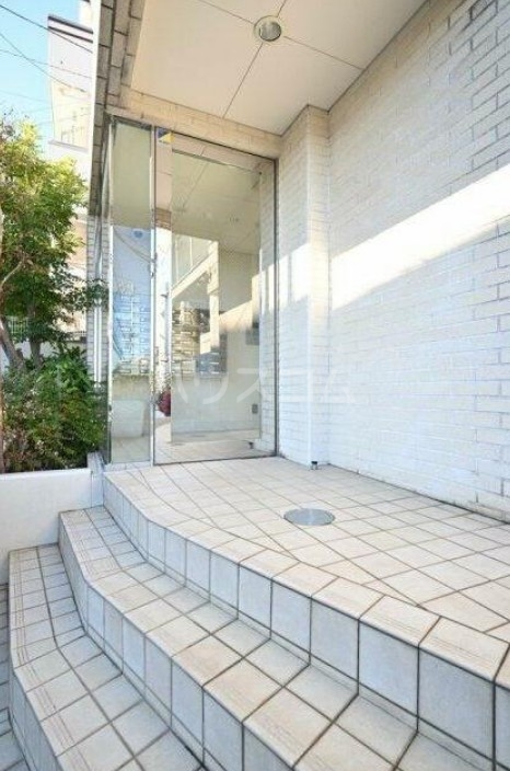 22/29 エントランス