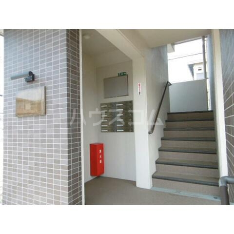 21/30 エントランス