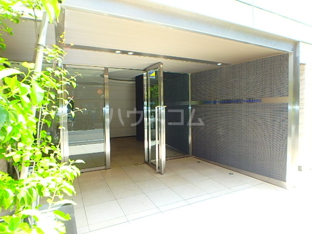 23/30 エントランス