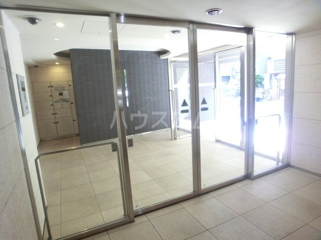 25/30 エントランス