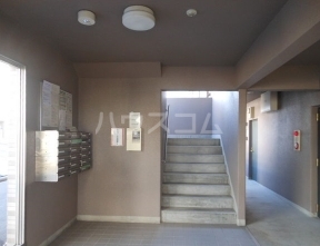 20/30 エントランス