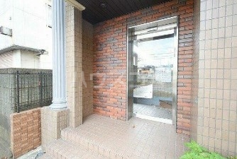 17/27 エントランス