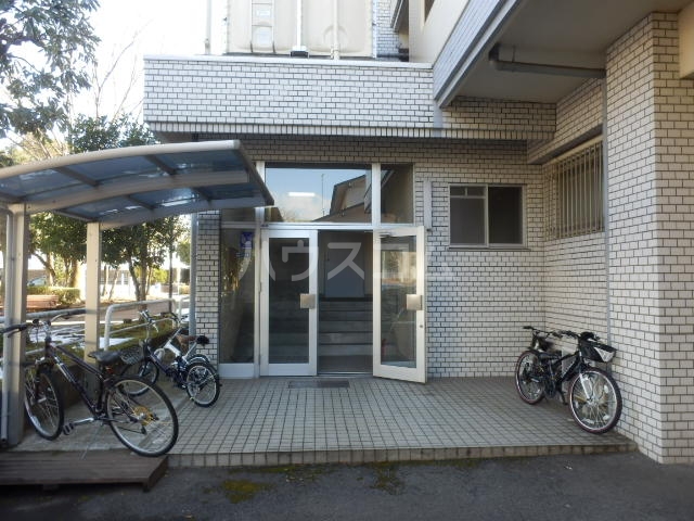 21/30 エントランス