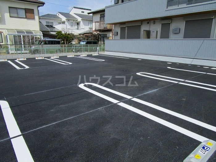23/30 駐車場
