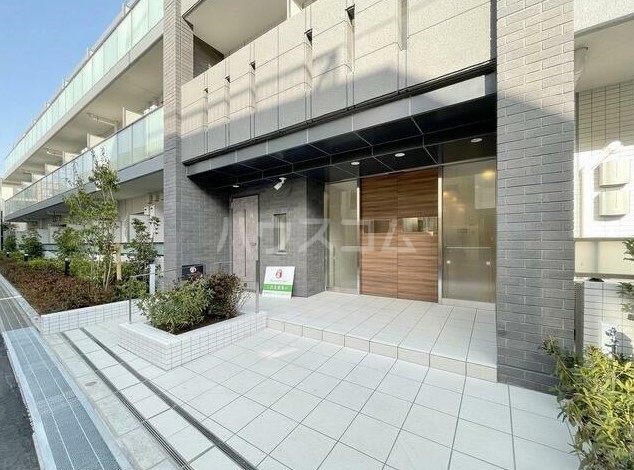 18/22 エントランス