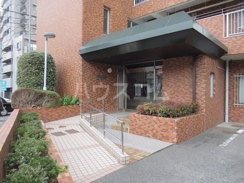 21/28 エントランス