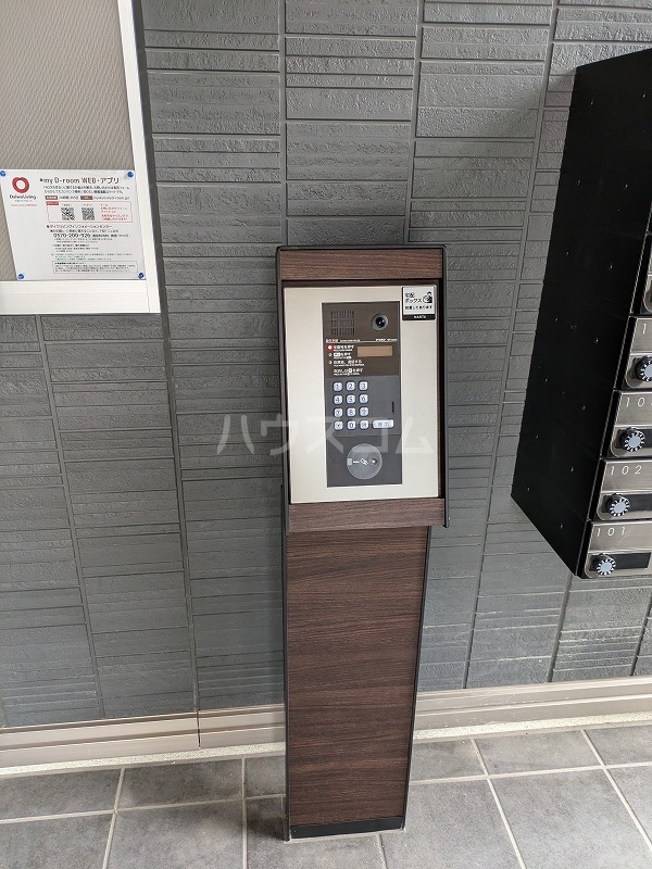 20/23 エントランス
