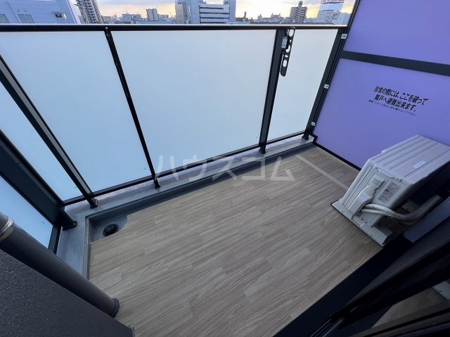 20/30 バルコニー