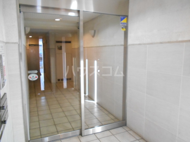 18/24 エントランス