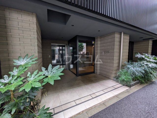 19/29 エントランス
