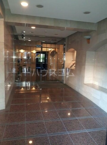 2/2 エントランス