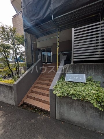 28/30 エントランス