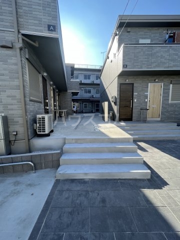 21/30 エントランス