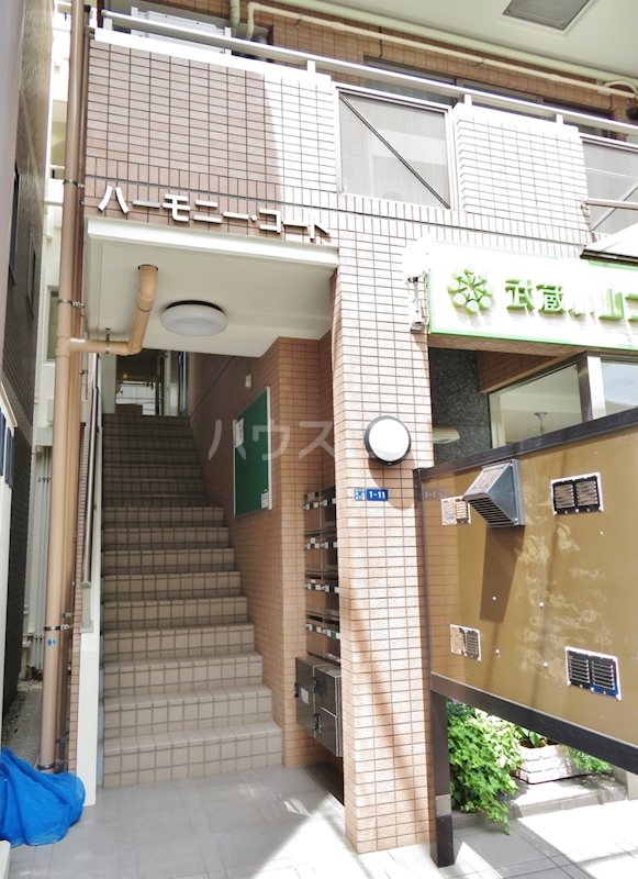 20/22 エントランス