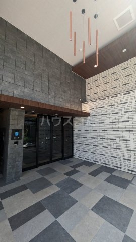 28/30 エントランス