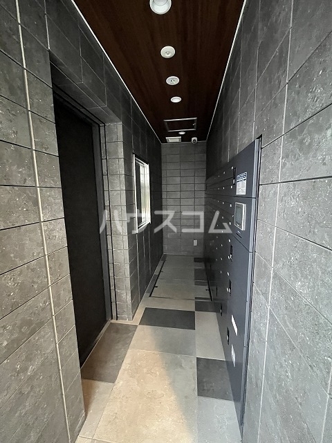 22/30 エントランス