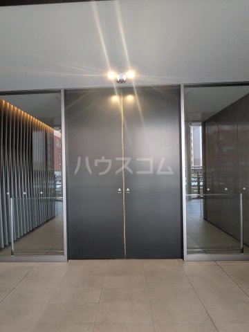 26/30 エントランス