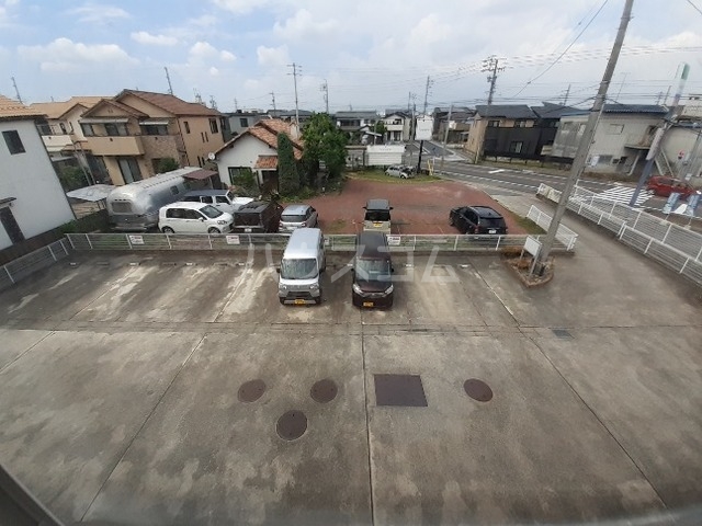2/13 駐車場