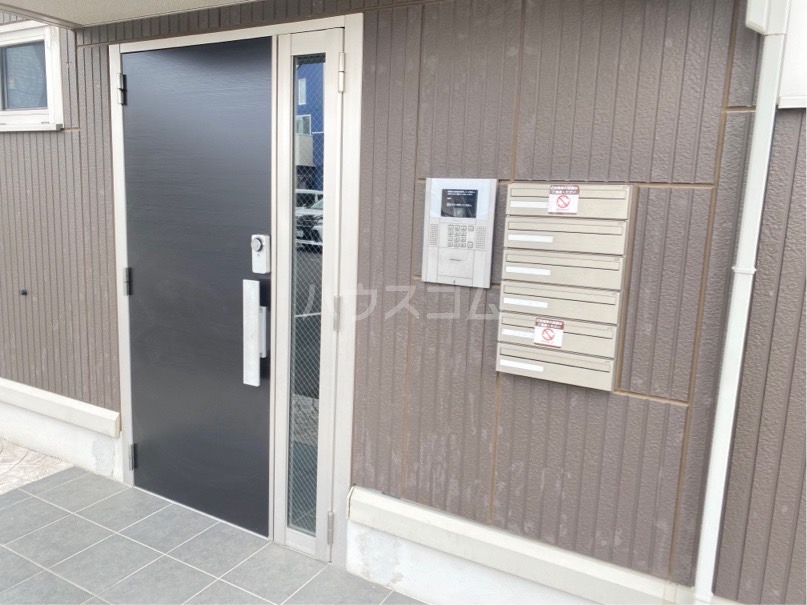 28/30 エントランス