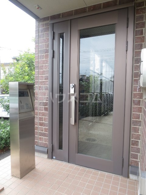 20/30 エントランス