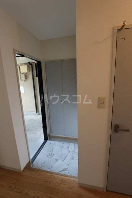 13/30 玄関