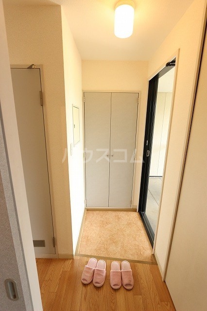 14/30 玄関