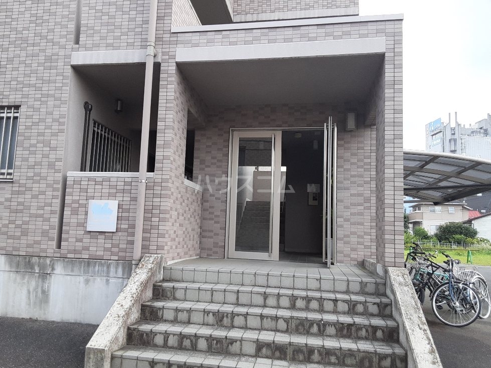 20/27 エントランス