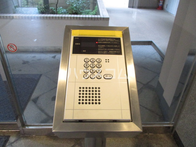 18/21 エントランス