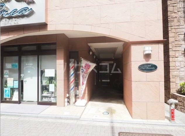 2/3 エントランス