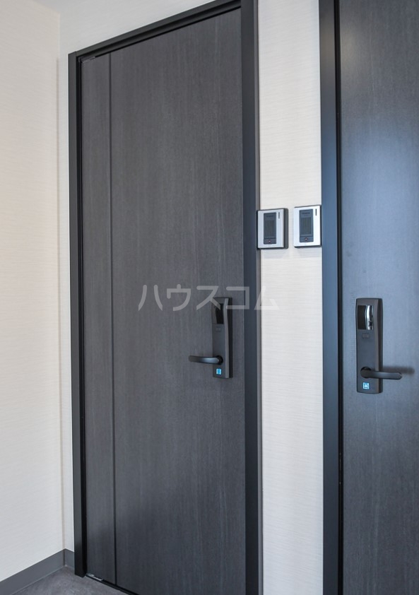 16/21 エントランス