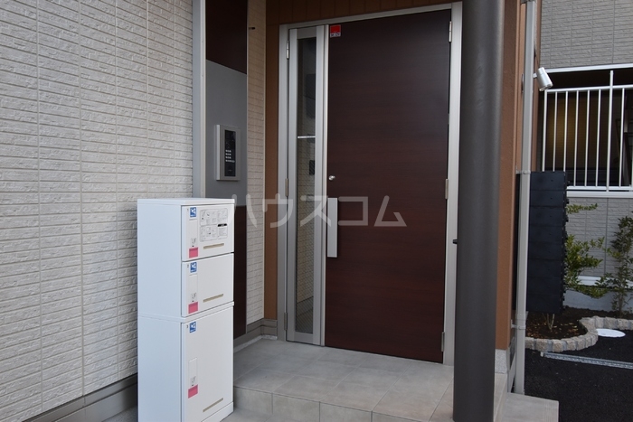 21/30 エントランス