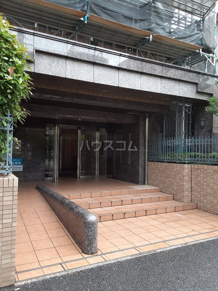 17/27 エントランス