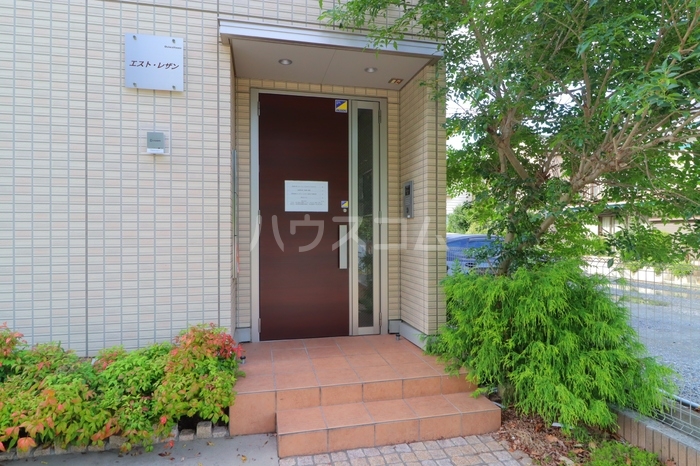 28/30 エントランス