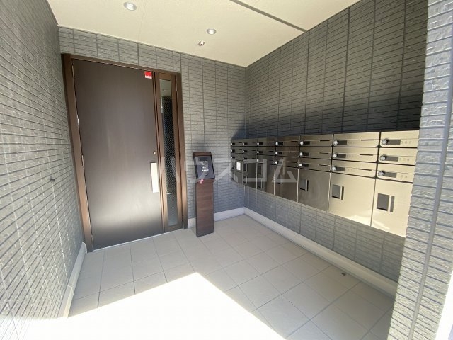 19/29 エントランス