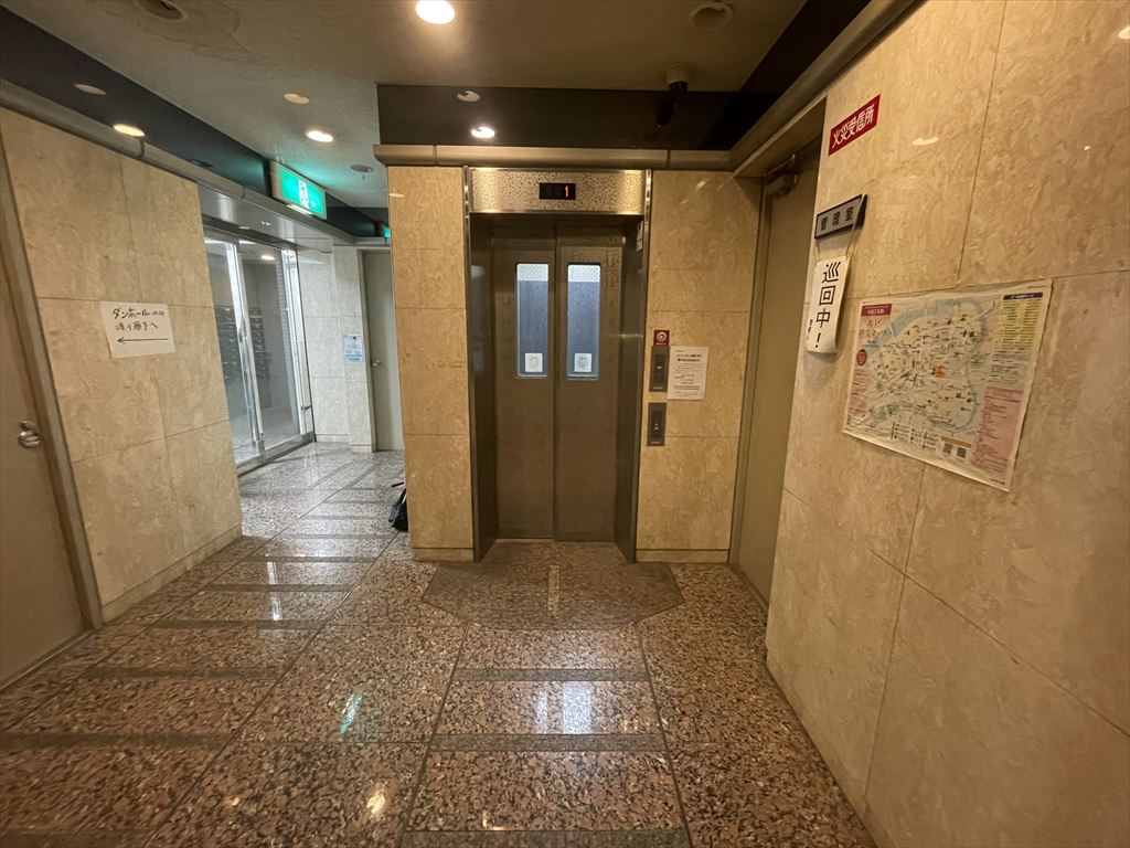 14/23 エントランス