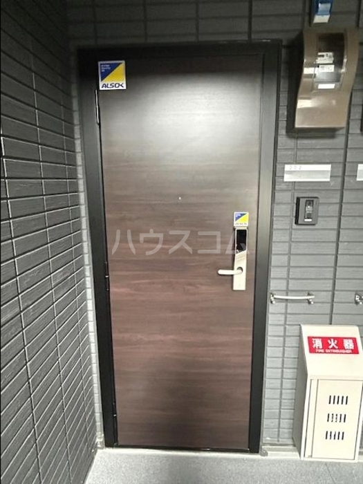 21/30 エントランス