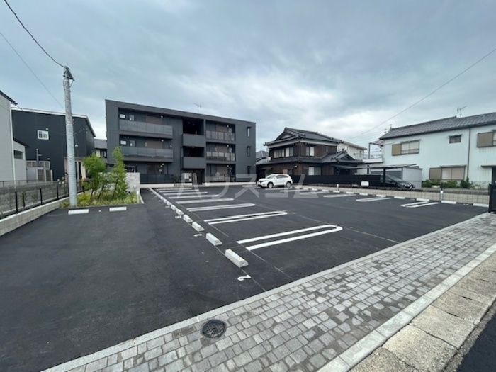 26/30 駐車場