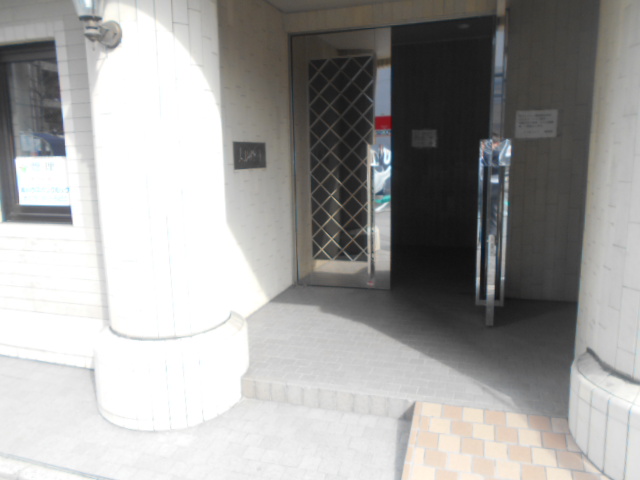 22/30 エントランス