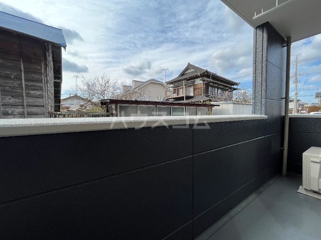 18/28 バルコニー