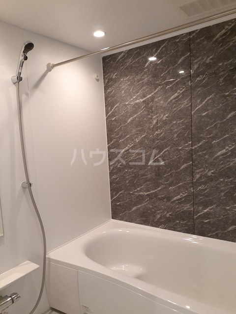 13/28 浴室