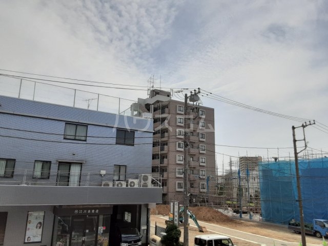 24/30 エントランス