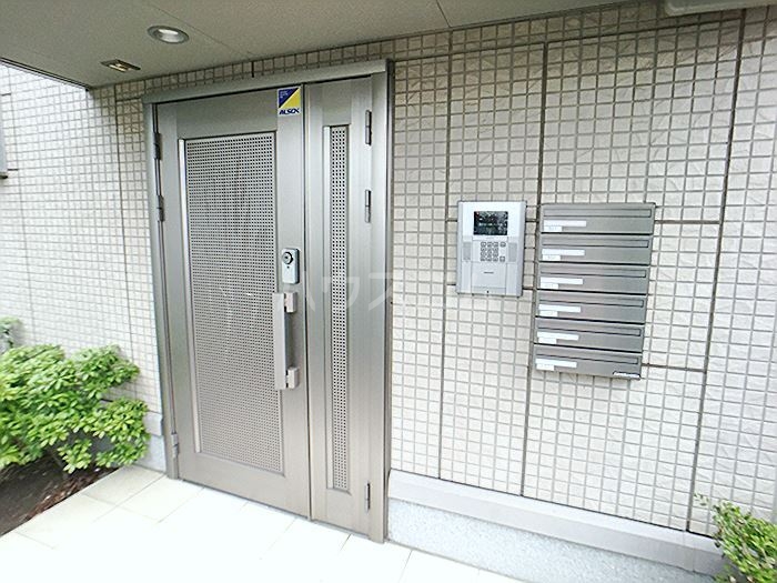 22/30 エントランス