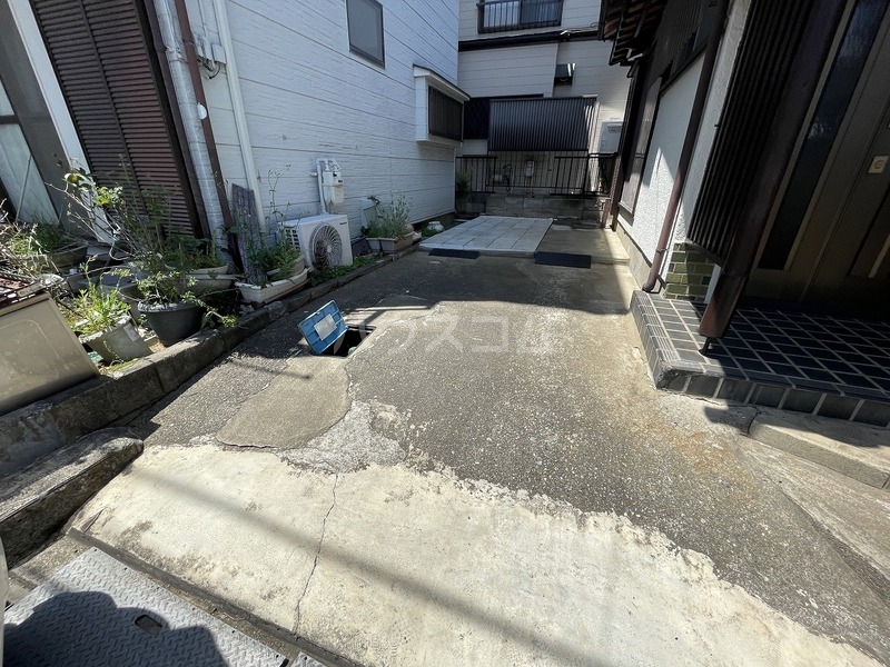 16/17 駐車場