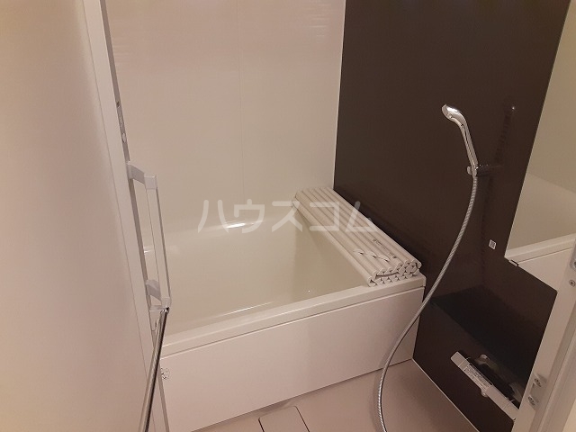 13/30 浴室