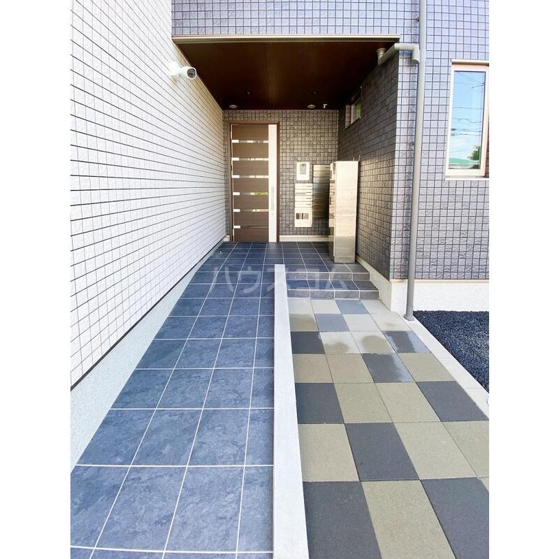 14/25 エントランス