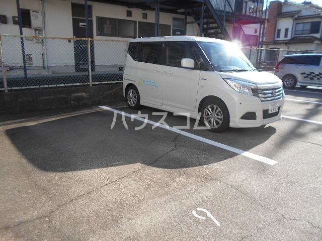 21/29 駐車場